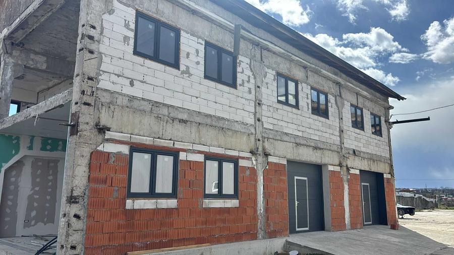Spațiu comercial, de 1,500 mp, în Central