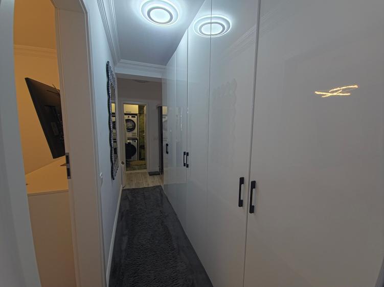 Apartament cu 4 camere semidecomandat în Tomis Nord