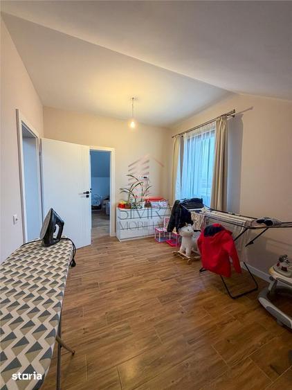 Casă cu 5 camere cu Teren 300 Mp în Sântandrei