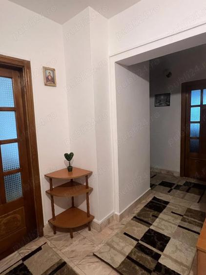 Apartament cu 3 camere decomandat în Complex Studențesc