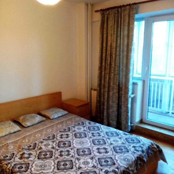 Apartament cu 3 camere decomandat în Tineretului