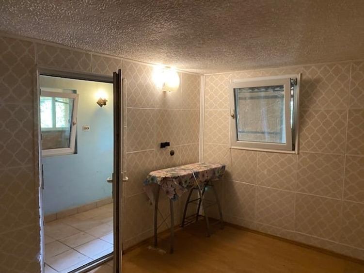 Casă individuală cu 1 camere cu Canalizare în Mitreni