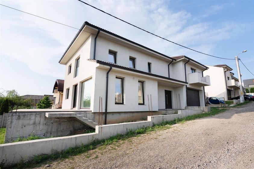 Casă individuală cu 4 camere cu Canalizare în Dealuri Oradea