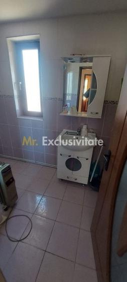 Hotel/Pensiune, de 175 mp, în Baia de Fier