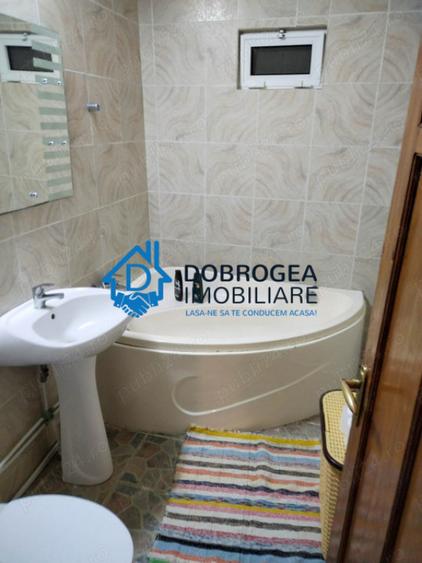 Apartament cu 3 camere decomandat în E3