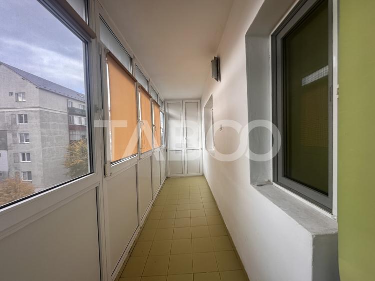 Apartament cu 3 camere decomandat, mobilat în Terezian