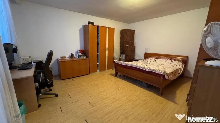 Casă cu 4 camere cu Teren 172 Mp în Central