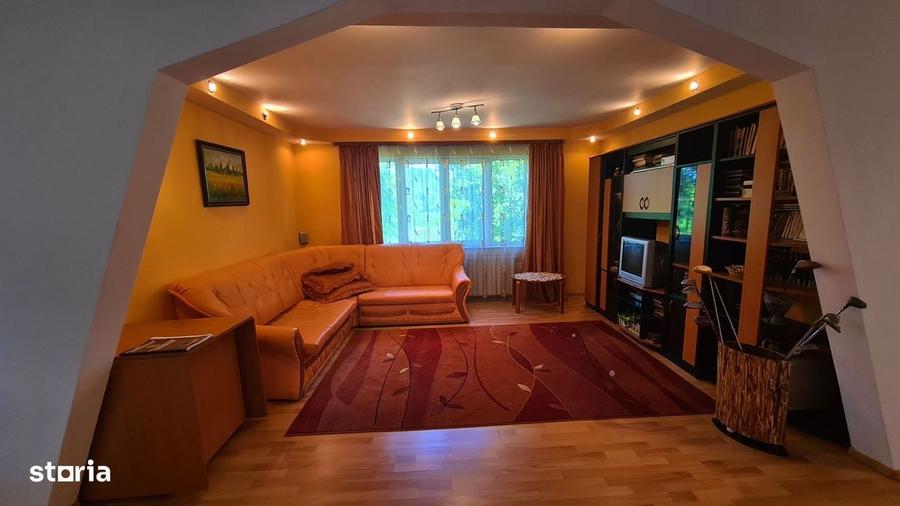 Casă cu 4 camere în Central