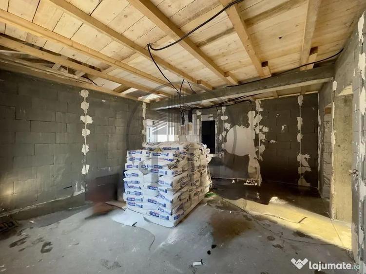 Casă cu 5 camere cu Teren 257 Mp în Valu lui Traian