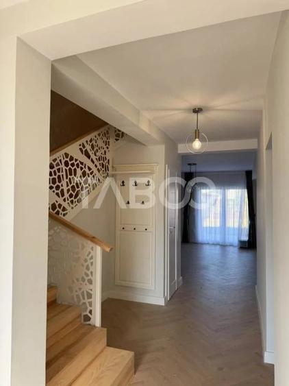 Casă cu 4 camere cu Teren 380 Mp în Central