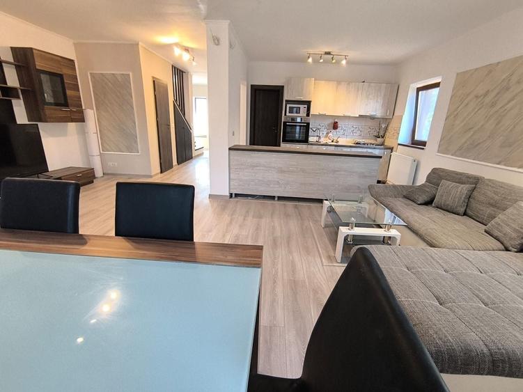 Duplex cu 4 camere cu Canalizare în Dumbrăvița