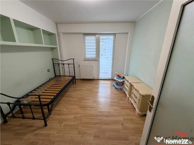 Apartament cu 4 camere decomandat în Central