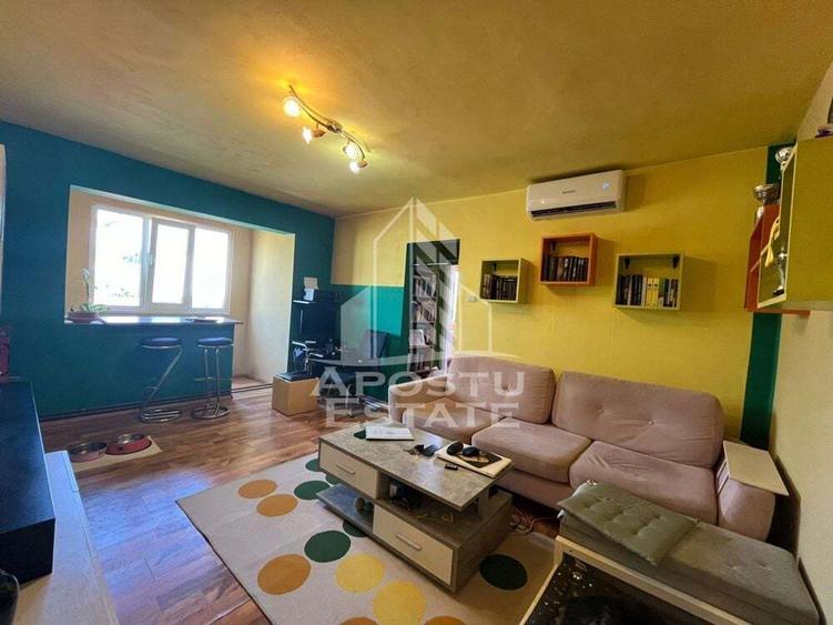 Apartament cu 4 camere semidecomandat, mobilat în Spitalul Județean