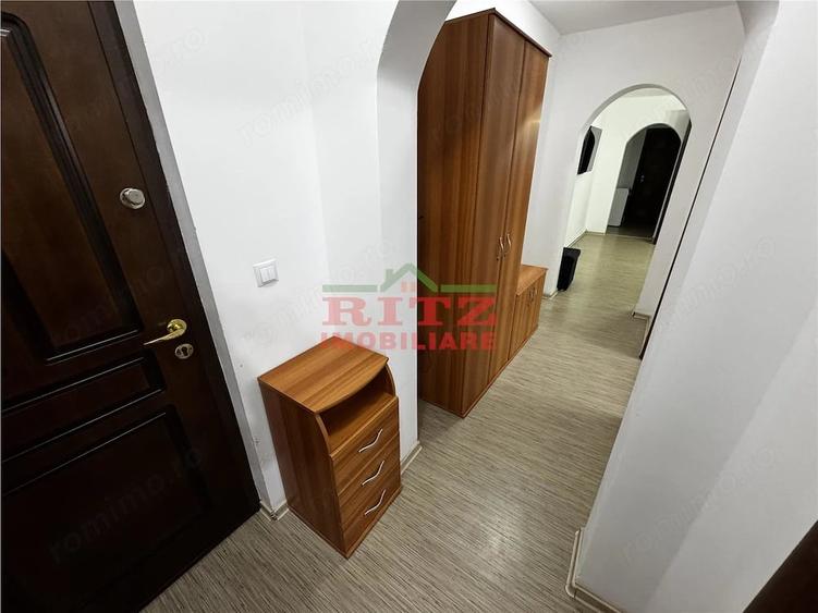 Apartament cu 3 camere semidecomandat în Ultracentral
