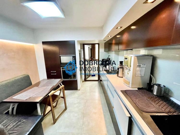 Apartament cu 5 camere decomandat, mobilat în Ultracentral