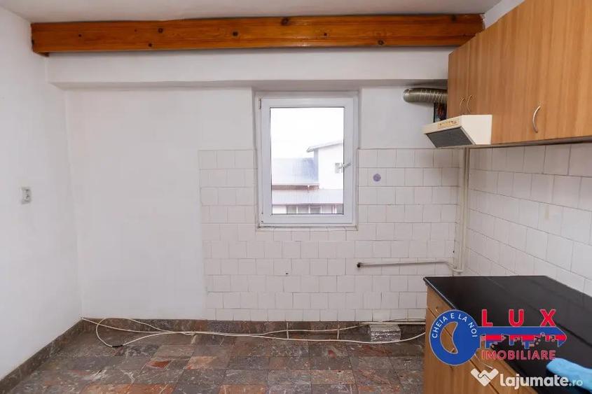 Apartament cu 2 camere decomandat în Dallas