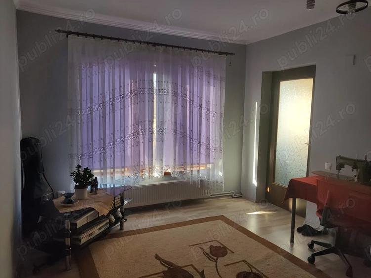 Casă cu 5 camere în Central