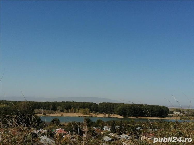 Teren de 6400 mp, în Cosmești