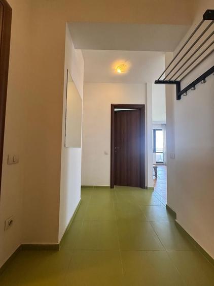Apartament cu 2 camere semidecomandat, mobilat în Băneasa