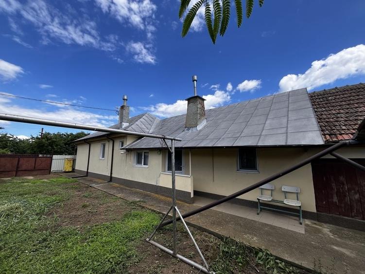 Casă cu 4 camere în Ciorani