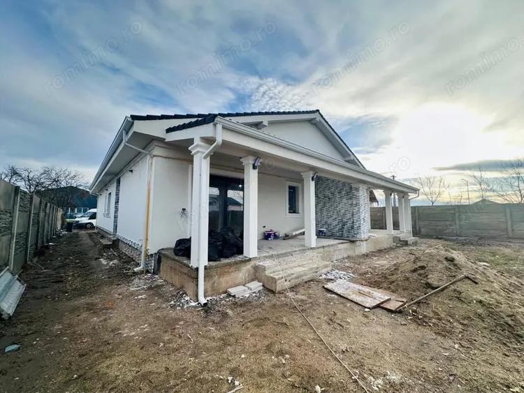 Casă cu 4 camere cu Teren 420 Mp în Bucovăț (Remetea Mare)