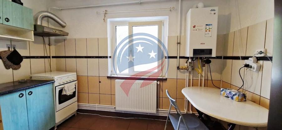 Apartament 3 camere decomandat, Et. 2/4, Lapu?Arge?, mobilat, centrala noua, AC - 6