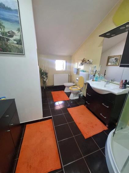 Casă cu 5 camere cu Teren 1600 Mp în Aradul Nou