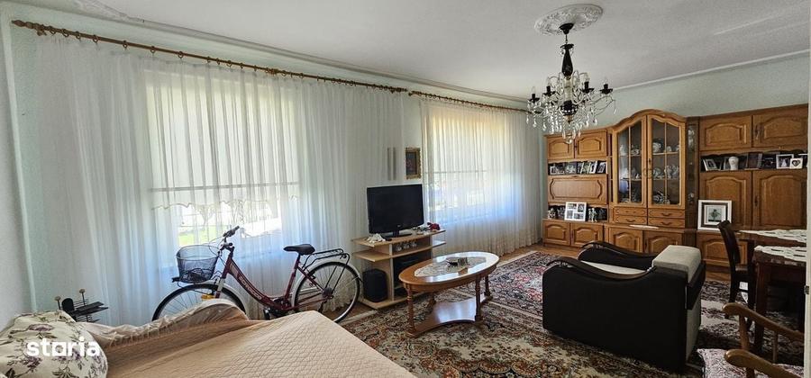 Casă cu 3 camere în Lazaret
