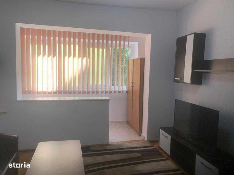 Inchiriez pe Take Ionescu in bloc anvelopat apartament 3 camere et. 1 - 7