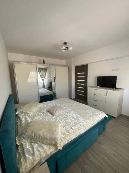 Apartament cu 2 camere semidecomandat, mobilat în Central
