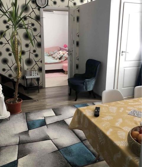 Casă cu 4 camere în Central
