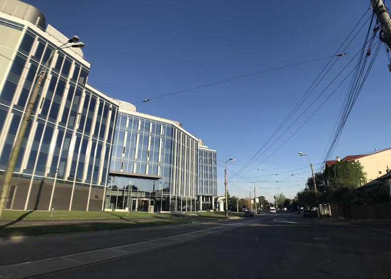 Birou, de 38,000 mp, în 1 Mai