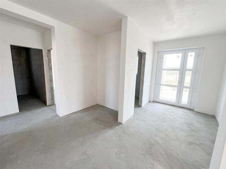 Casă cu 4 camere cu Teren 437 Mp în Sântandrei