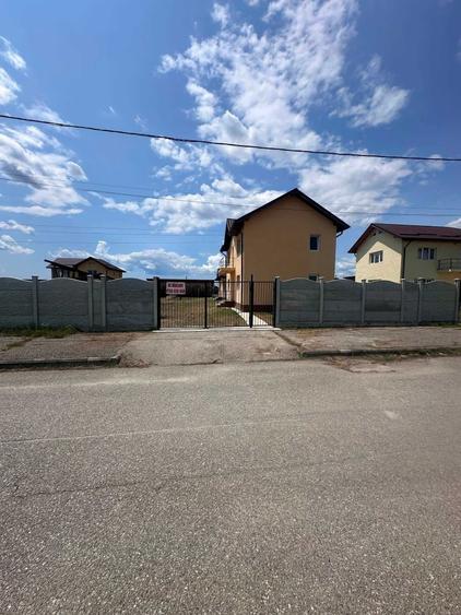 Casă cu 4 camere în Drăgoeni