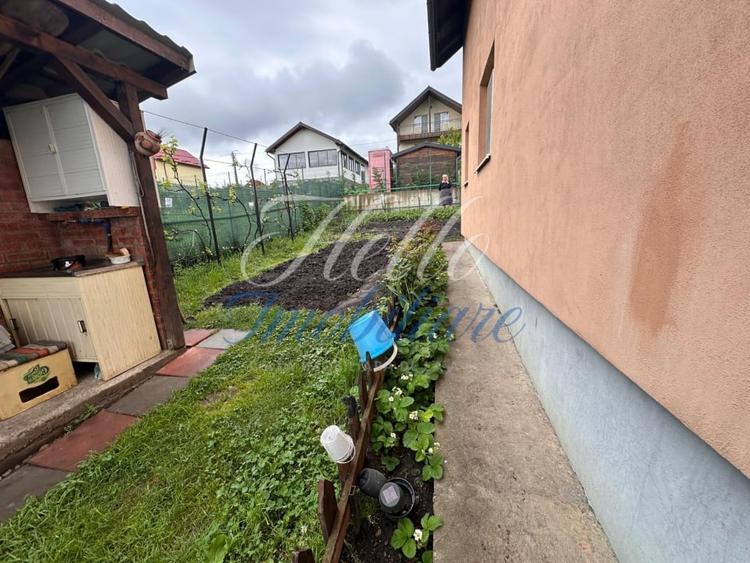 Casă individuală cu 3 camere cu Garaj în Câmpenești