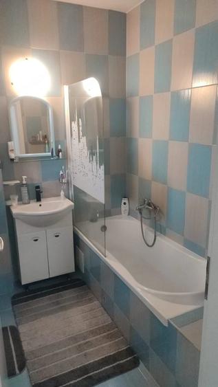 Apartament cu 3 camere decomandat în Bartolomeu