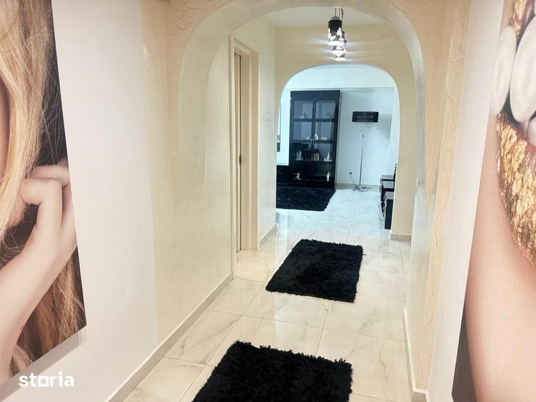 Apartament cu 3 camere decomandat în Central