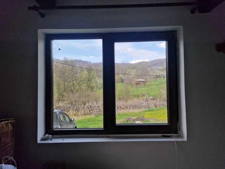 Casă cu 2 camere decomandat în Galeșu