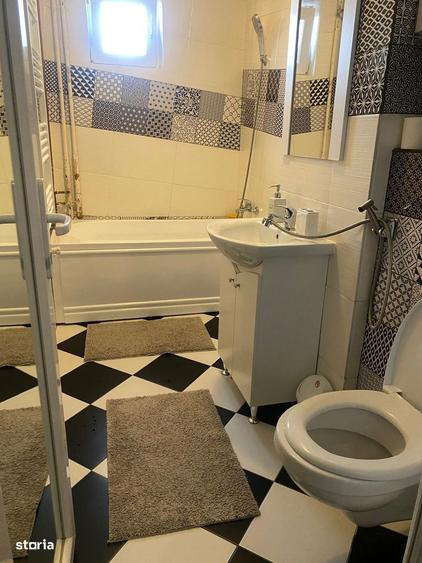 Apartament cu 3 camere decomandat în Rogerius