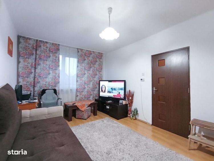 Apartament cu 2 camere semidecomandat în Horea