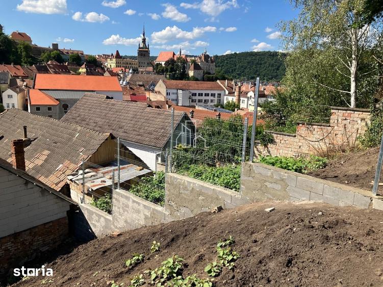 Casă cu 3 camere cu Teren 902 Mp în Central