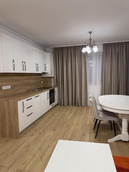 Apartament cu 3 camere decomandat în Lazaret