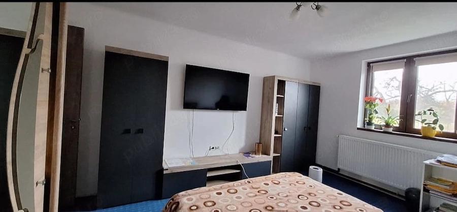 Casă cu Teren 1300 Mp în Central