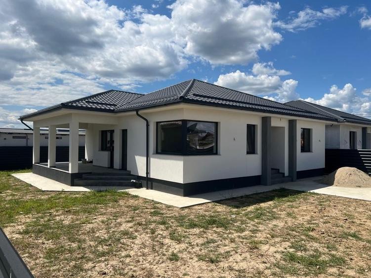 Casă cu 3 camere în Albota