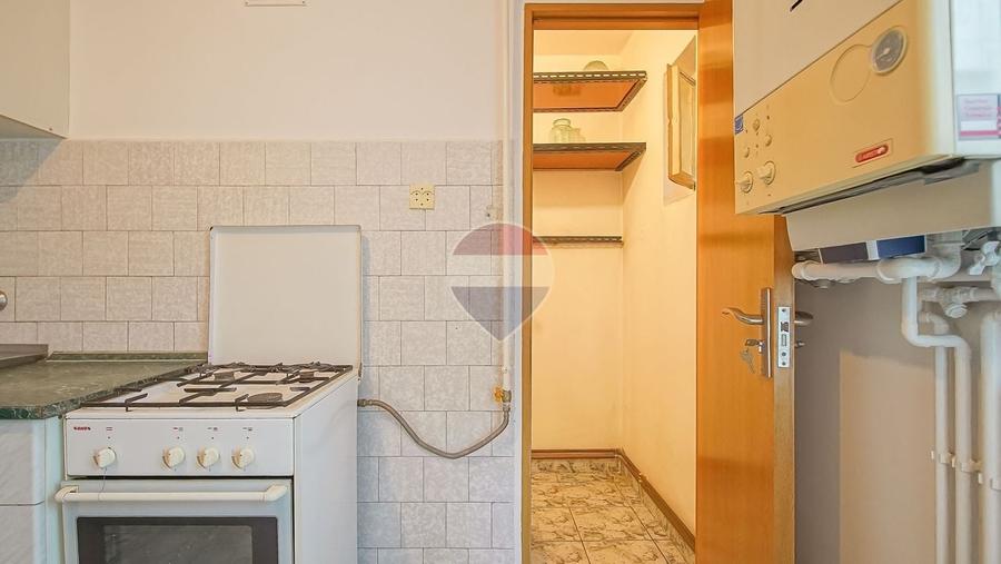 Apartament cu 3 camere decomandat în Gemenii