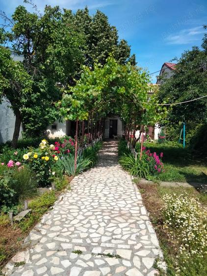 Vila cu Poten?ial Excep?ional Direct la ?oseaua Colentina - 1
