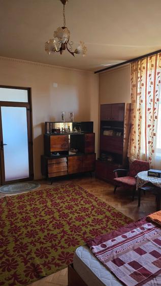 Casă cu 2 camere în Central