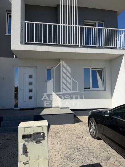 Duplex cu 4 camere cu Canalizare în Remetea Mare
