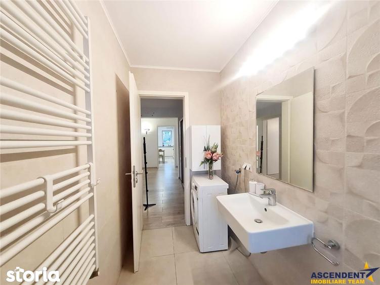 Apartament cu 3 camere decomandat, mobilat în Tractorul