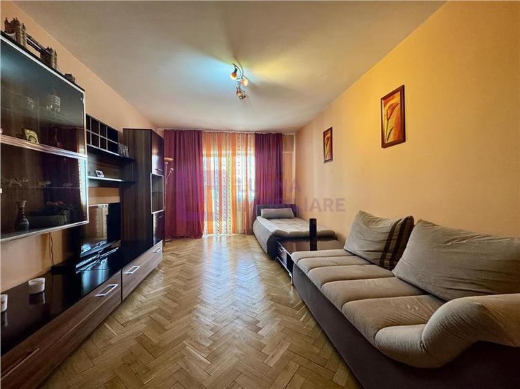 Apartament cu 3 camere decomandat, mobilat în Aeroport